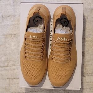 NIB Men's APL Techloom Breeze Sneaker Tan/Pristine Men's Size 11